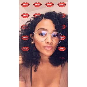 Meet your Posher, Selena